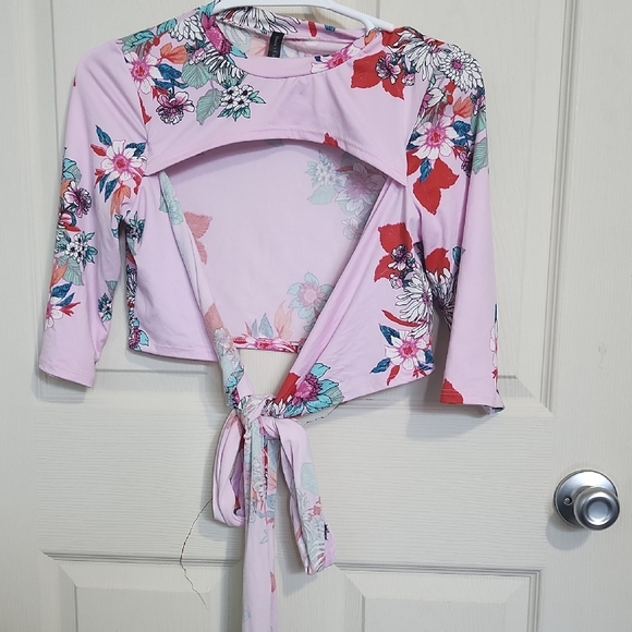 Floral Tie-Back Blouse in Pink and Red - Picture 2 of 2
